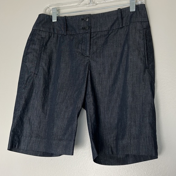 Loft shorts 9 inch inseam size 4 - Picture 2 of 5